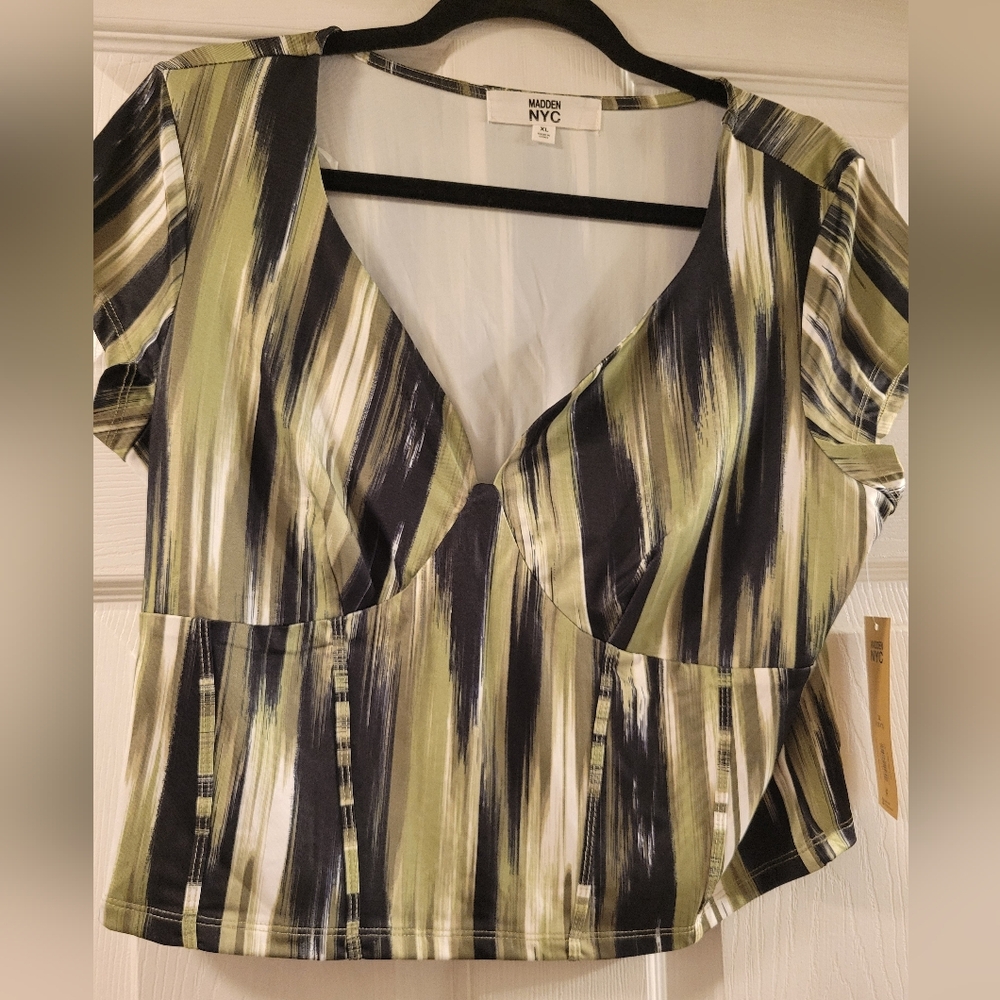 NWT Sweatheart Low Cut Silky Green + Black Stripped Crop Top XL